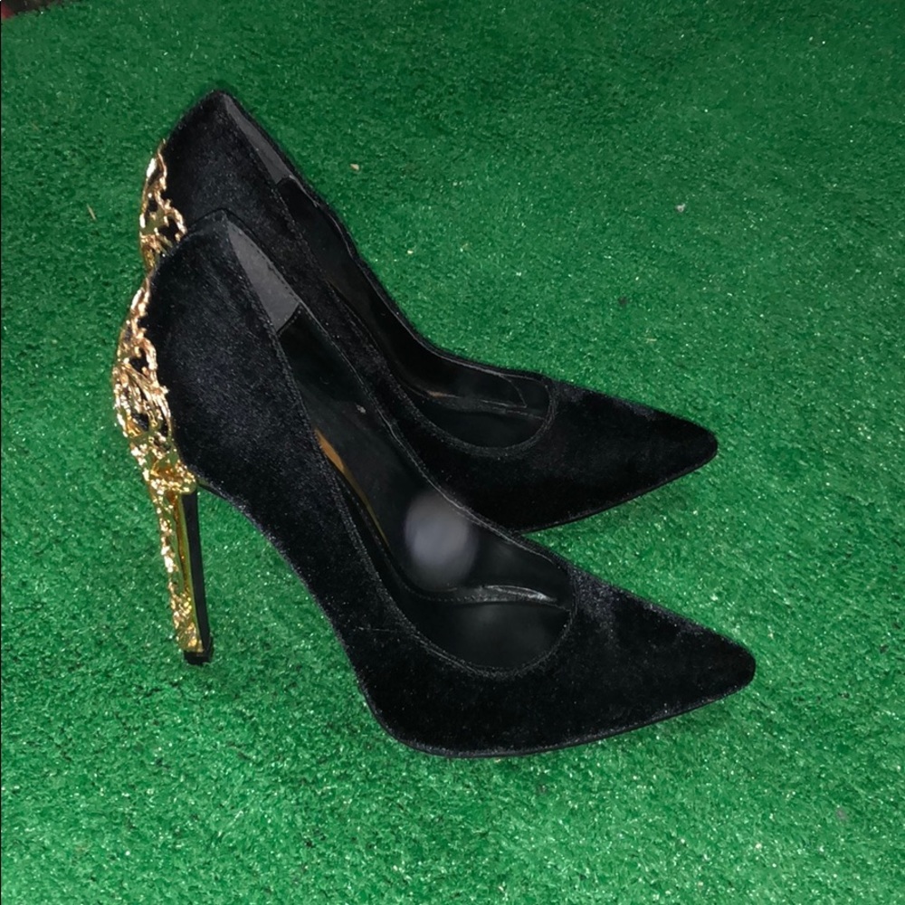 Metallic gold heels , good condition